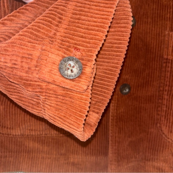 Brownish red corduroy button up jacket with a retro vibe - Picture 4 of 7